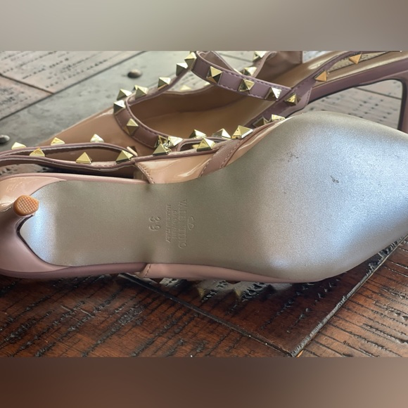 Valentino Garavani Nude / Blush Heels, worn once 3.93” tall SZ 39 - Picture 2 of 4